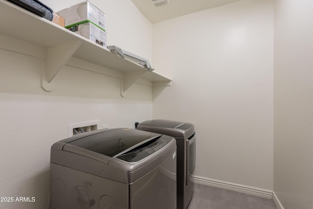 2680 E Daniel Dr, Gilbert, AZ 85298 - laundry area with separate washer and dryer and wood finished floors