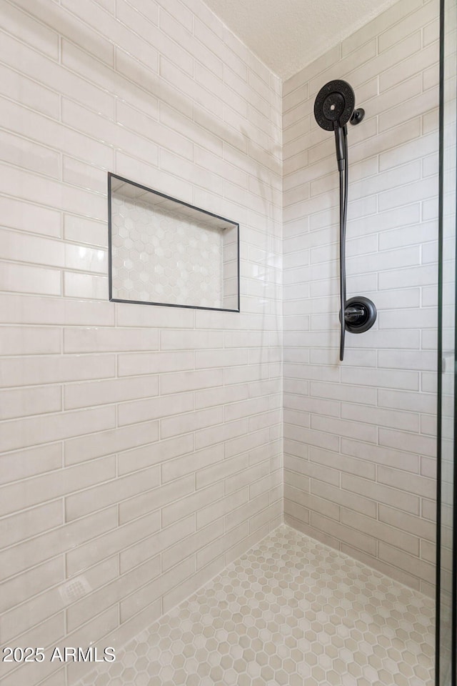 3620 E Ludlow Dr, Phoenix, AZ 85032 - full bath featuring tiled shower