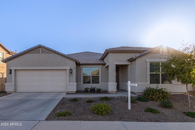 view of front facade featuring a garage