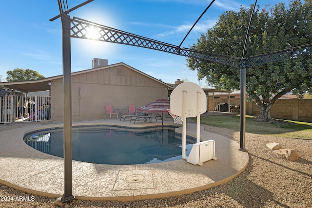 view of swimming pool