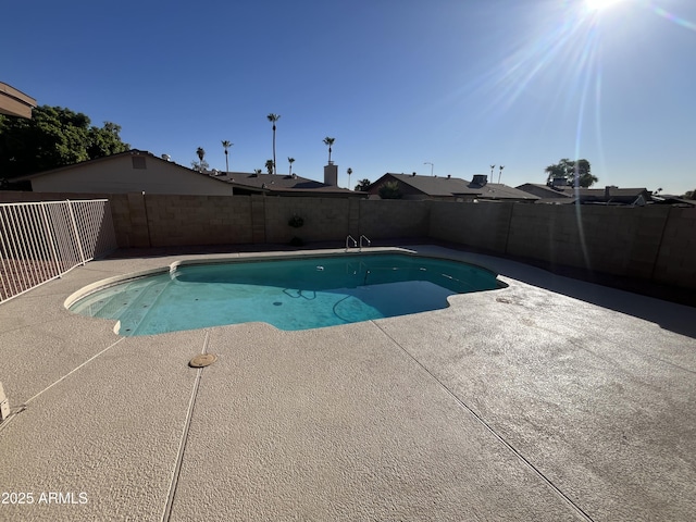 662 W Laguna Azul Ave, Mesa, AZ 85210 - view of pool featuring a patio and a fenced backyard