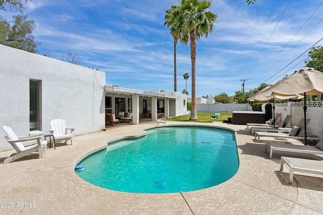 14802 N 3rd Ave, Phoenix, AZ 85023 - view of swimming pool with a hot tub, outdoor lounge area, a fenced backyard, a fenced in pool, and a patio
