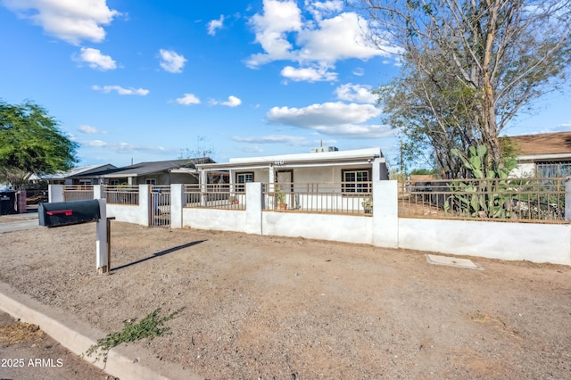 4441 S 8th St, Phoenix, AZ 85040 - view of front of house featuring a fenced front yard and a gate