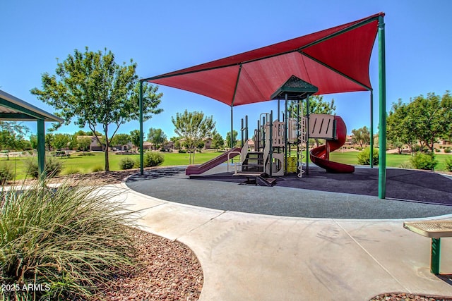 3443 E Jasper Dr, Gilbert, AZ 85296 - community playground with a yard