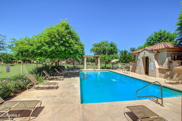 3443 E Jasper Dr, Gilbert, AZ 85296 - community pool with a patio area, fence, and a pergola