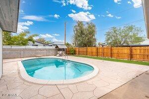 3021 N Randolph Rd, Phoenix, AZ 85014 - view of swimming pool featuring a patio and a fenced backyard