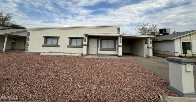 view of front of property