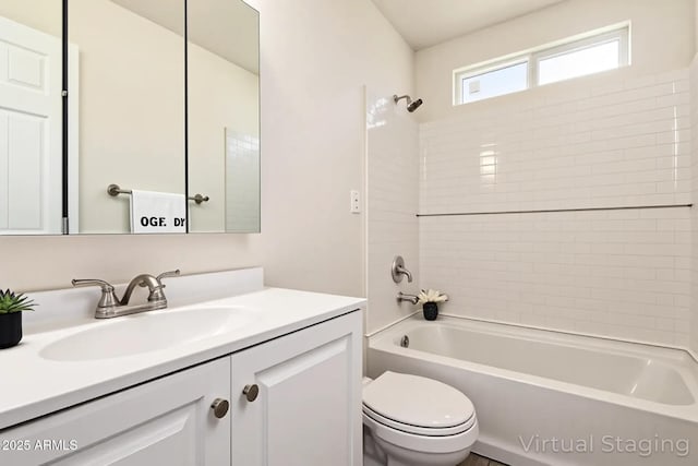 3114 W Villa Maria Dr, Phoenix, AZ 85053 - full bath featuring vanity and washtub / shower combination