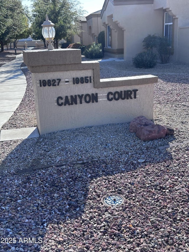 view of community / neighborhood sign