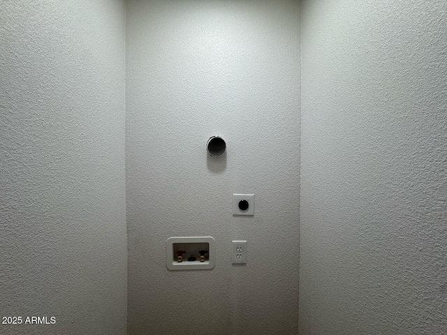 washroom with hookup for an electric dryer, laundry area, and washer hookup