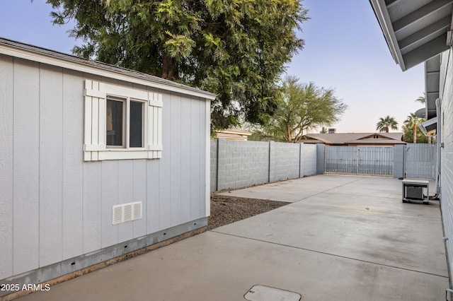 6102 E Nisbet Rd, Scottsdale, AZ 85254 - view of patio terrace at dusk