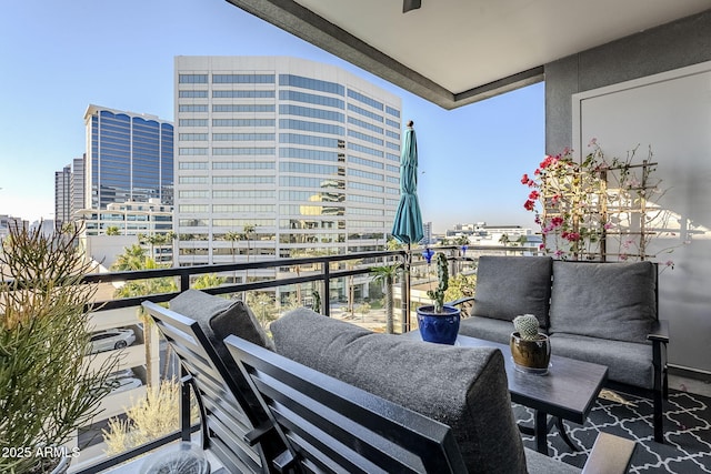 balcony featuring an outdoor hangout area