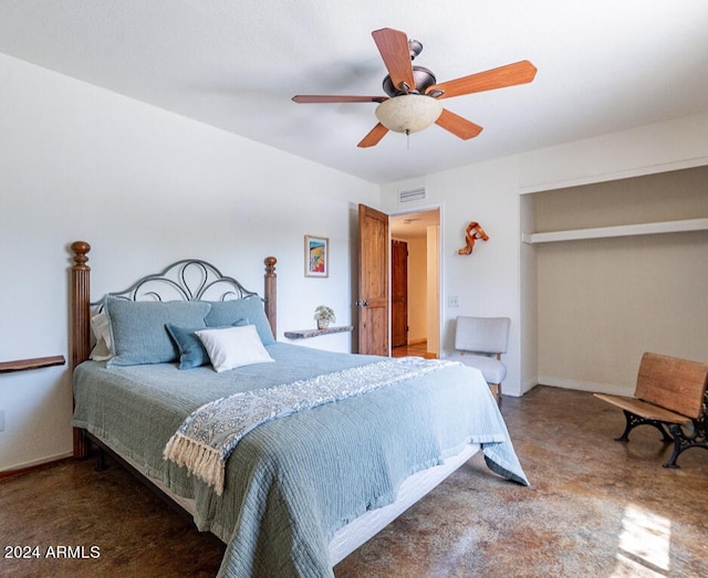 bedroom with ceiling fan