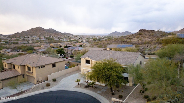 bird's eye view featuring a mountain view