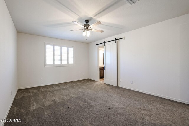 carpeted living room featuring ceiling fan