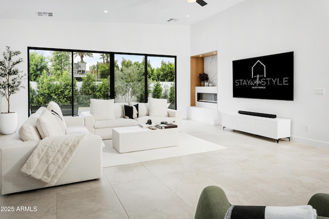 4002 N 33rd Pl, Phoenix, AZ 85018 - living room with a high ceiling, recessed lighting, and a ceiling fan