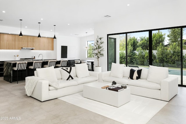 4002 N 33rd Pl, Phoenix, AZ 85018 - living room featuring recessed lighting