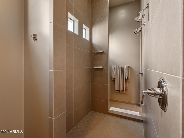 bathroom featuring tiled shower