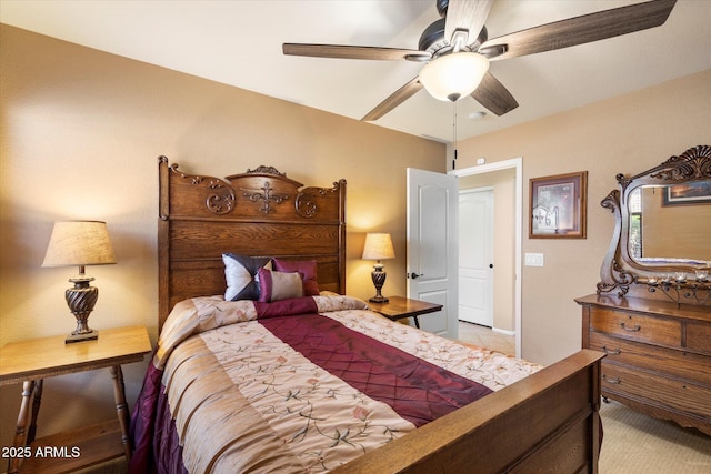 bedroom with ceiling fan