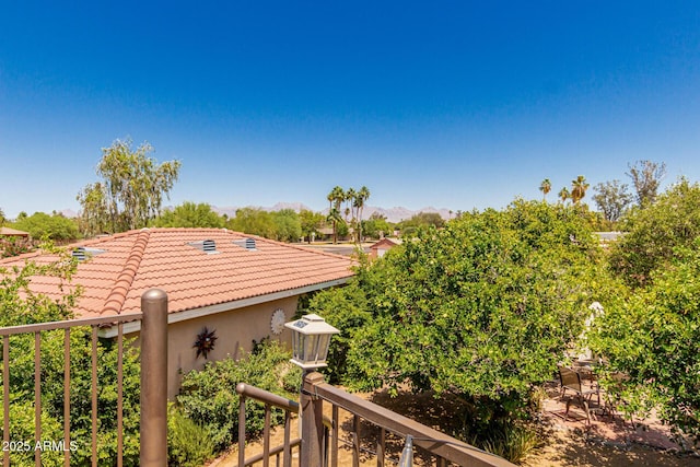 12837 N 68th St, Scottsdale, AZ 85254 - view of yard featuring a balcony
