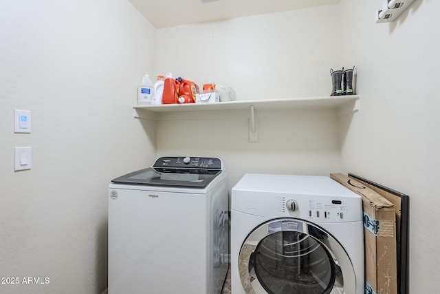 2717 W Bowker St, Phoenix, AZ 85041 - laundry room featuring washer and clothes dryer