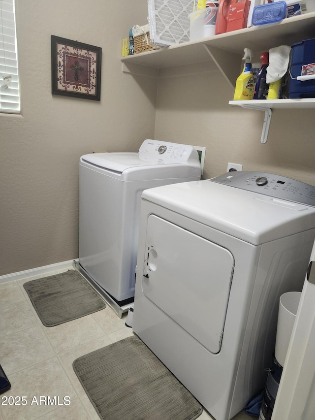 21280 N 96th Ave, Peoria, AZ 85382 - laundry area with washing machine and dryer and tile patterned floors