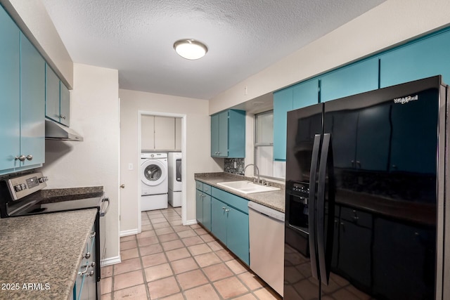 kitchen featuring black refrigerator with ice dispenser, under cabinet range hood, electric stove, dishwasher, and a sink