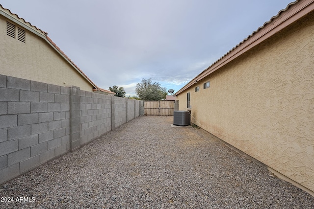 view of yard featuring cooling unit