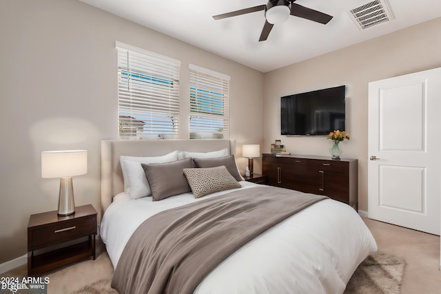 bedroom with ceiling fan