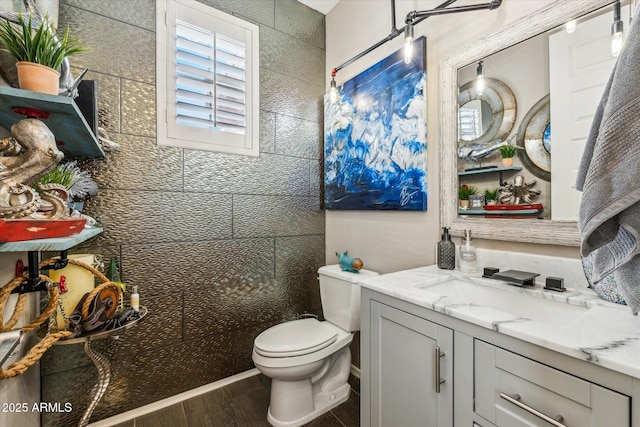 13088 N 91st Dr, Peoria, AZ 85381 - bathroom with wood finished floors and vanity