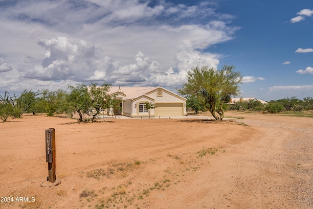 view of front of property