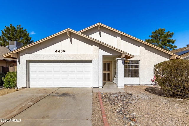 view of front facade featuring a garage