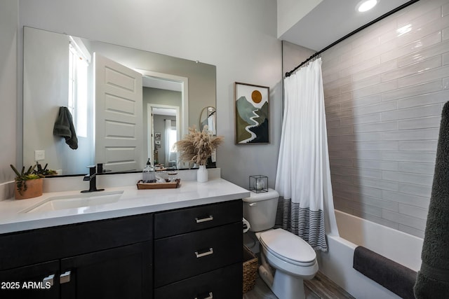 2037 E Fallen Leaf Ln, Phoenix, AZ 85024 - bathroom featuring vanity and shower / bath combo