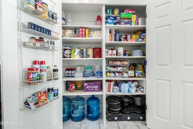 863 W 14th Ave, Apache Junction, AZ 85120 - view of pantry