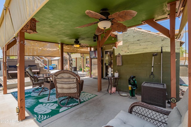 863 W 14th Ave, Apache Junction, AZ 85120 - view of patio with a ceiling fan and outdoor dining area