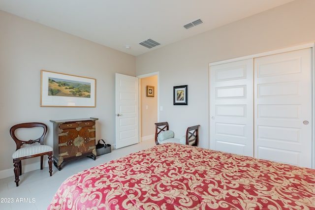 bedroom with a closet