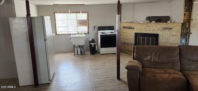 452 W Ray St, Superior, AZ 85173 - living area with a glass covered fireplace