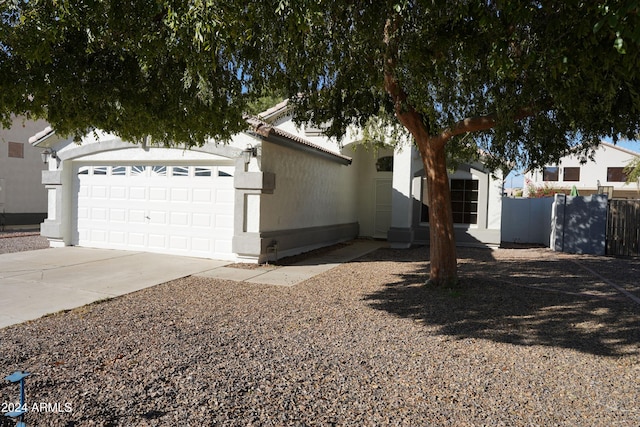 view of front facade with a garage