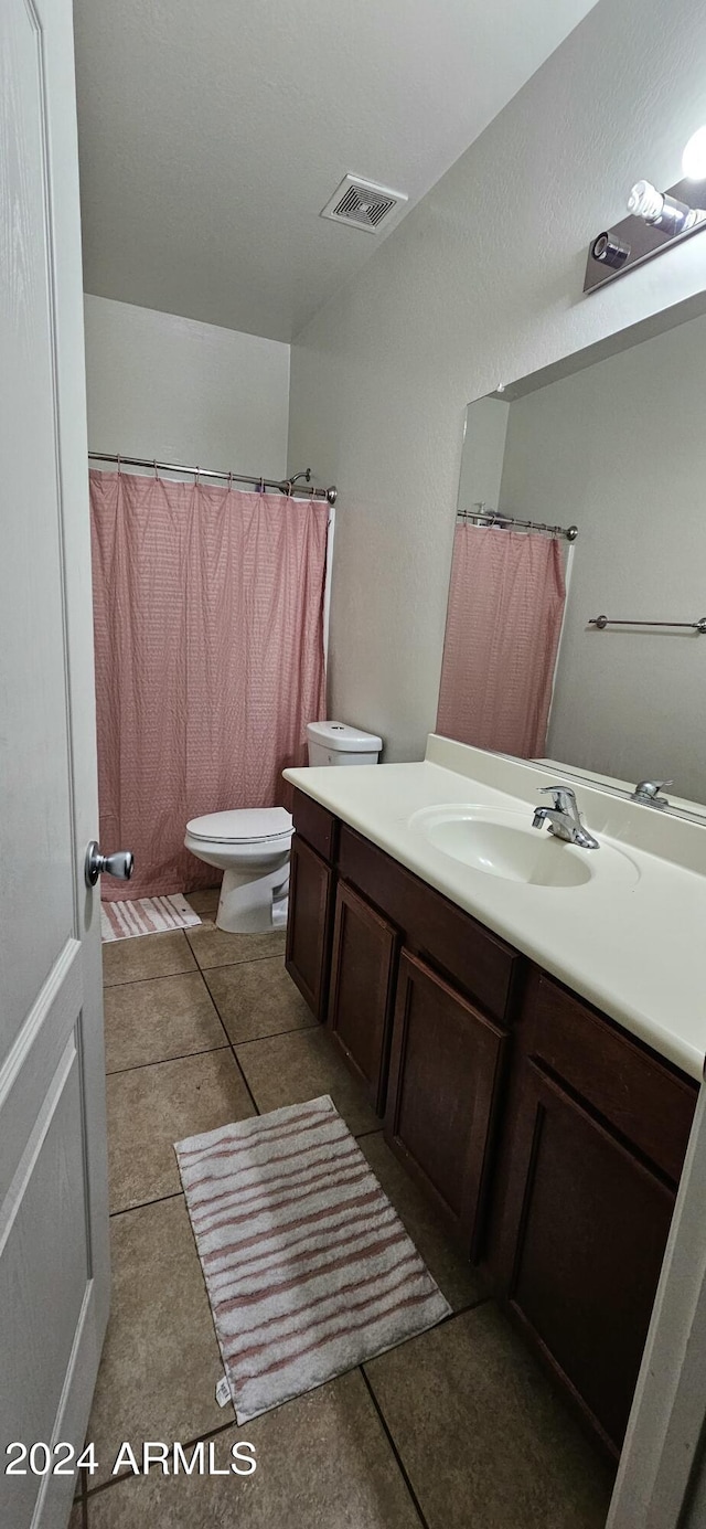 25422 W Maldonado Ct, Buckeye, AZ 85326 - full bath with vanity and tile patterned floors