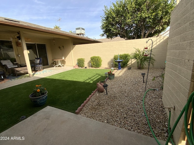 view of yard with a patio