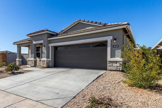 view of front facade featuring a garage