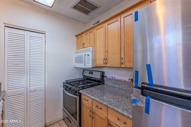 602 E San Juan Ave, Phoenix, AZ 85012 - kitchen with stainless steel appliances