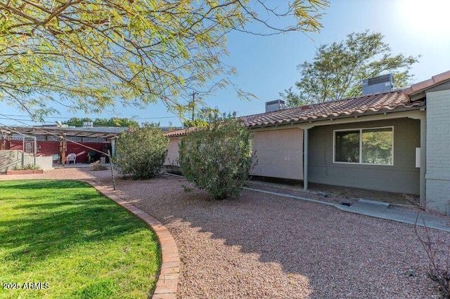 602 E San Juan Ave, Phoenix, AZ 85012 - exterior space with a lawn