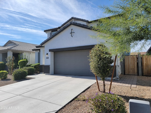 view of front facade featuring a garage