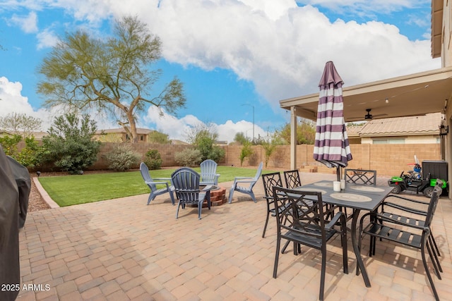 view of patio / terrace with outdoor dining area and a fenced backyard