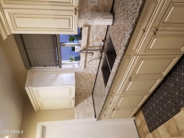 6011 N 33rd Ave, Phoenix, AZ 85017 - kitchen with cream cabinets