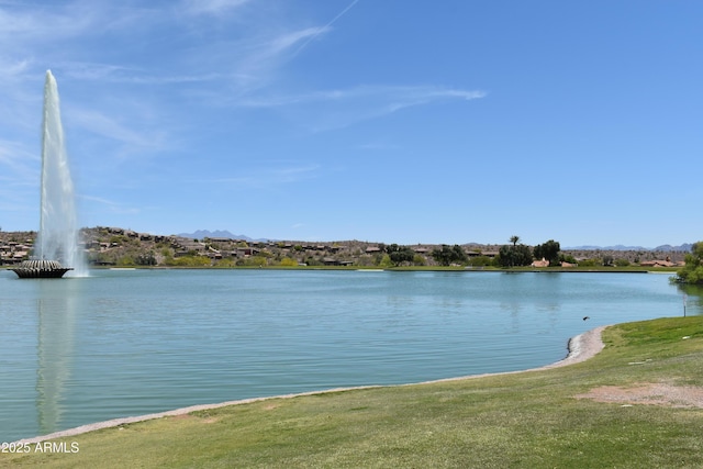 water view featuring a mountain view