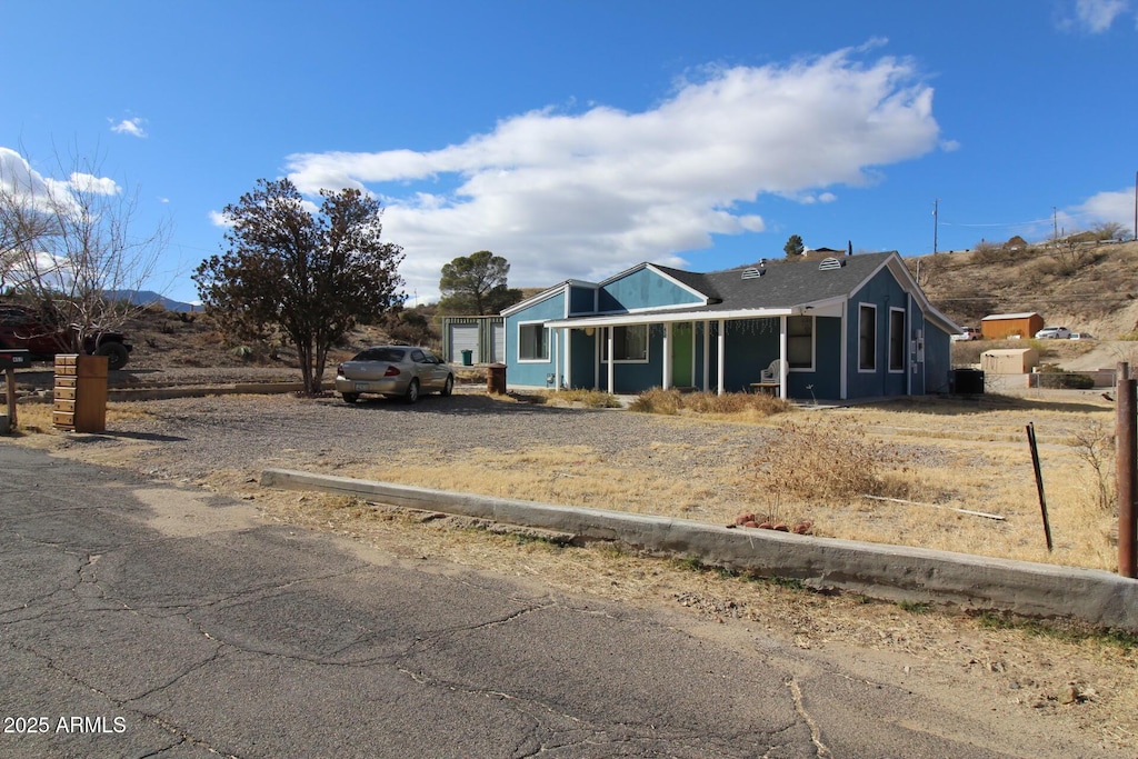 view of front of home