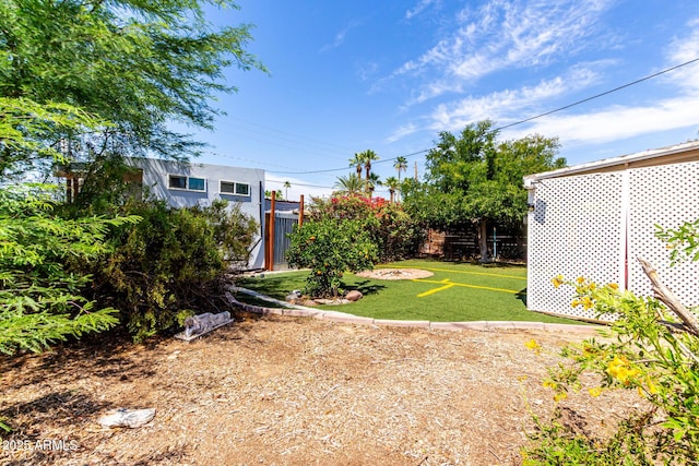 4832 E Cambridge Ave, Phoenix, AZ 85008 - view of yard