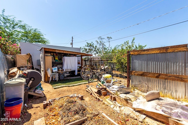 4832 E Cambridge Ave, Phoenix, AZ 85008 - view of yard with an outbuilding